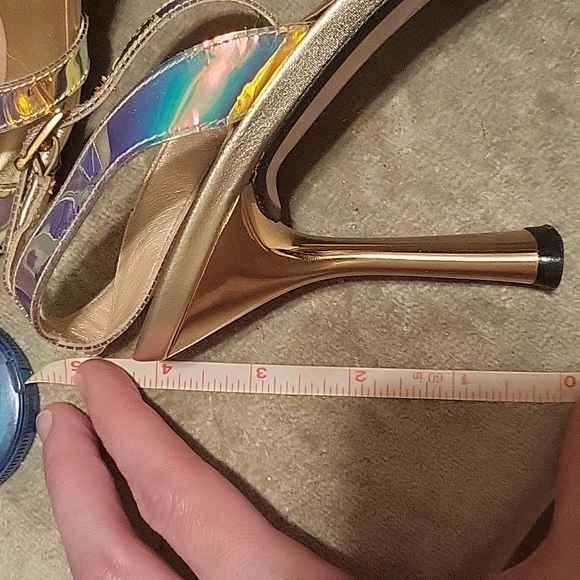 Stuart Weitzman iridescent/holographic leather ankle strap 4" heel size 8.5 - Picture 11 of 13